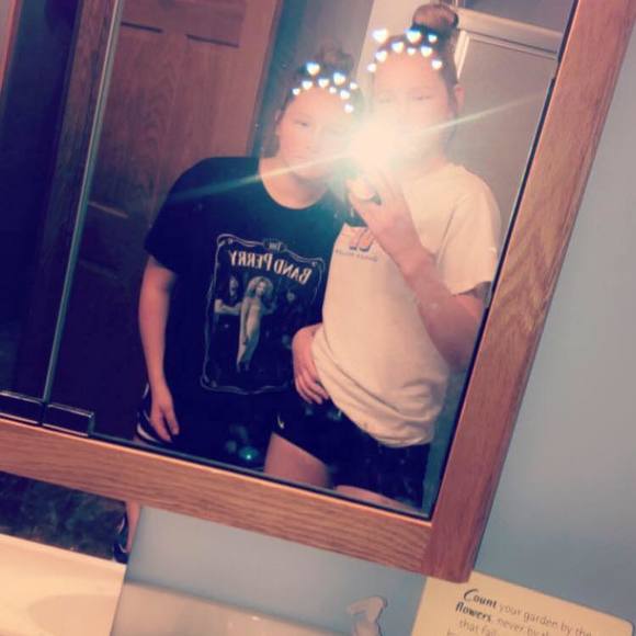 Meet your Posher, Sydni - Picture 1 of 1